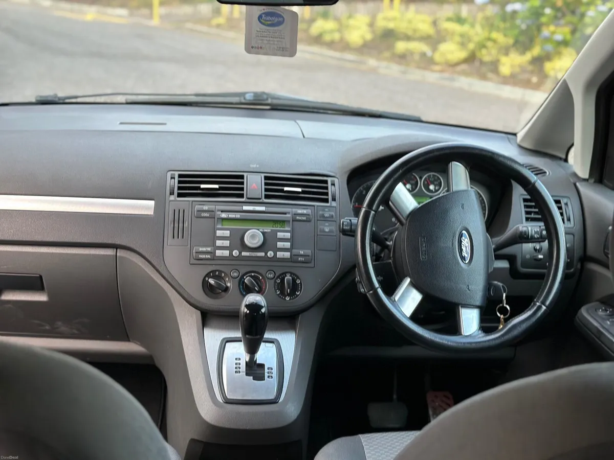 Ford Focus 2006 Automatic - Image 2