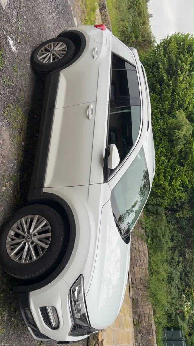 Volkswagen T-ROC - Image 2