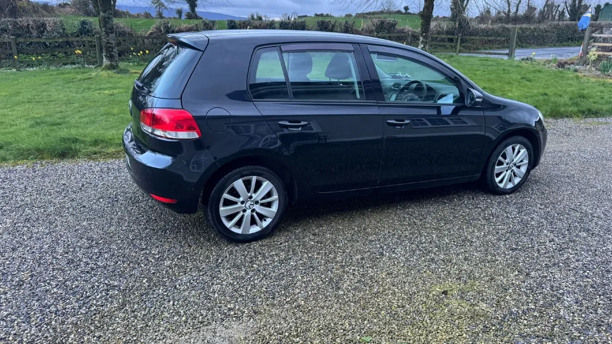 Volkswagen Golf 2010 - Image 3