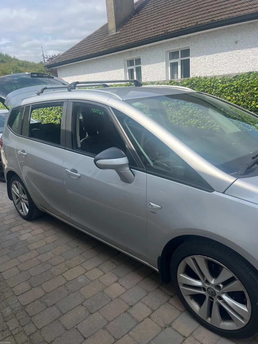 161 Vauxhall Zafira Tourer - Image 3