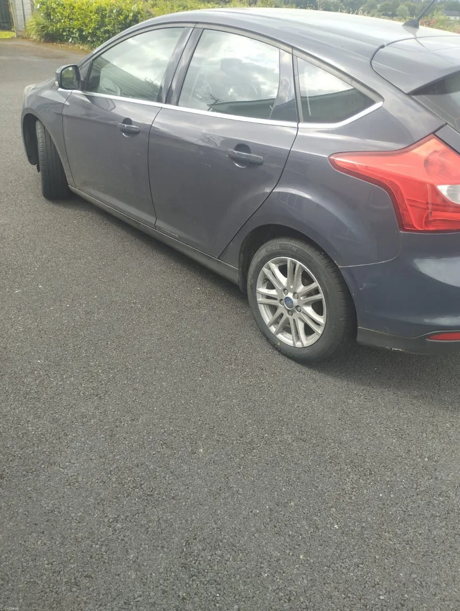Ford Focus 2012 - Image 2