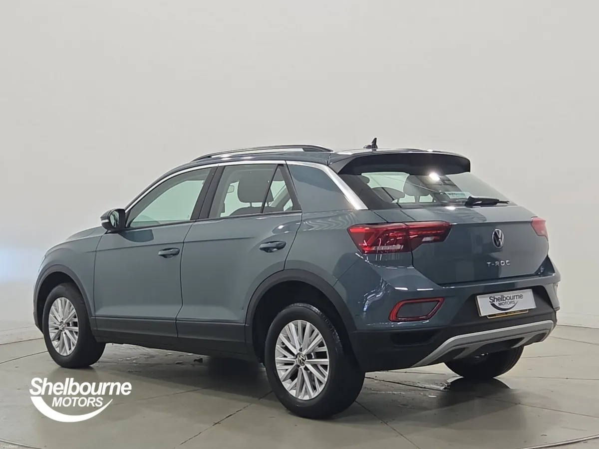 Volkswagen T-roc LIFE TSI - Image 2