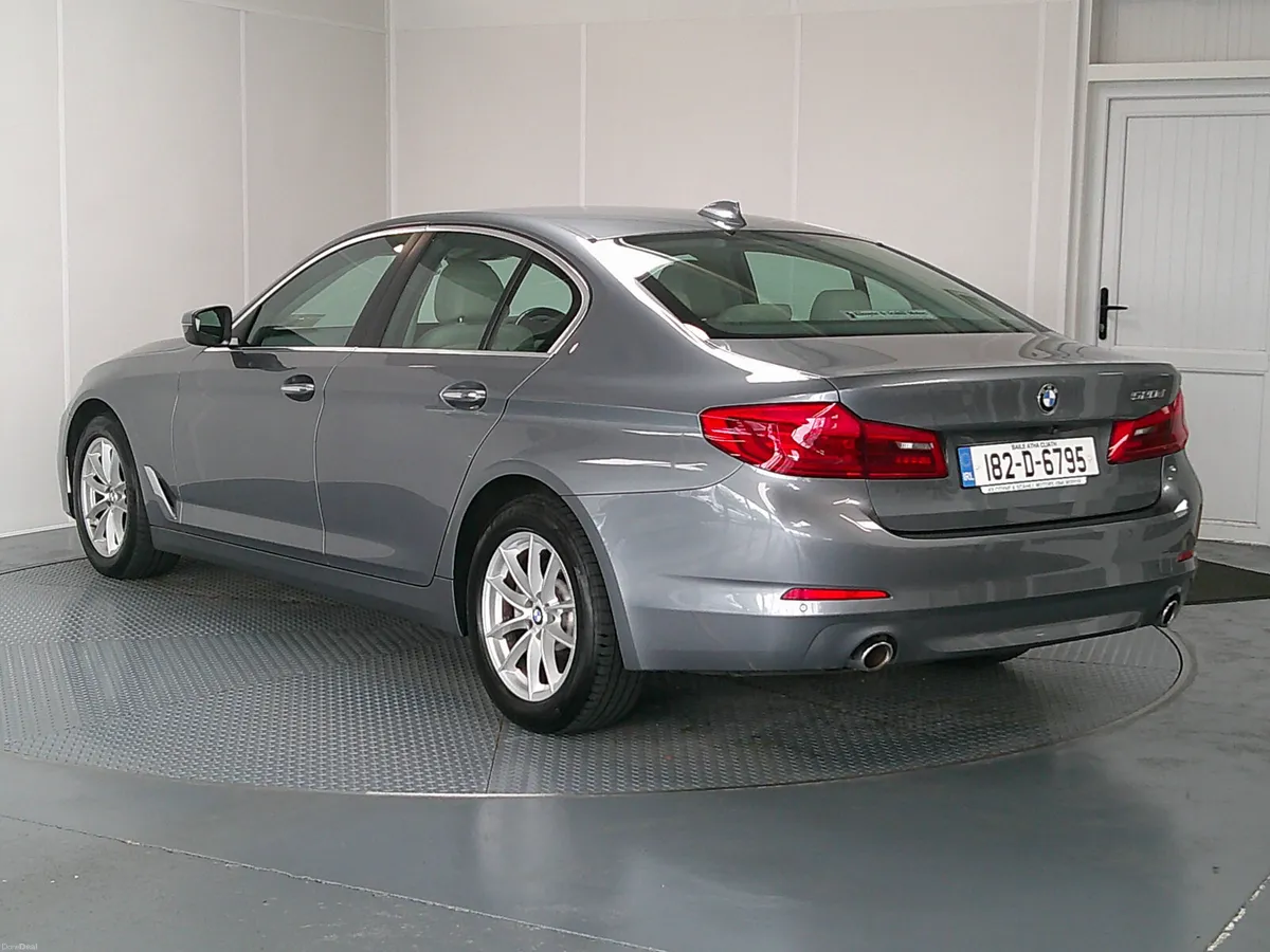 BMW 5-Series 2018 - Image 4