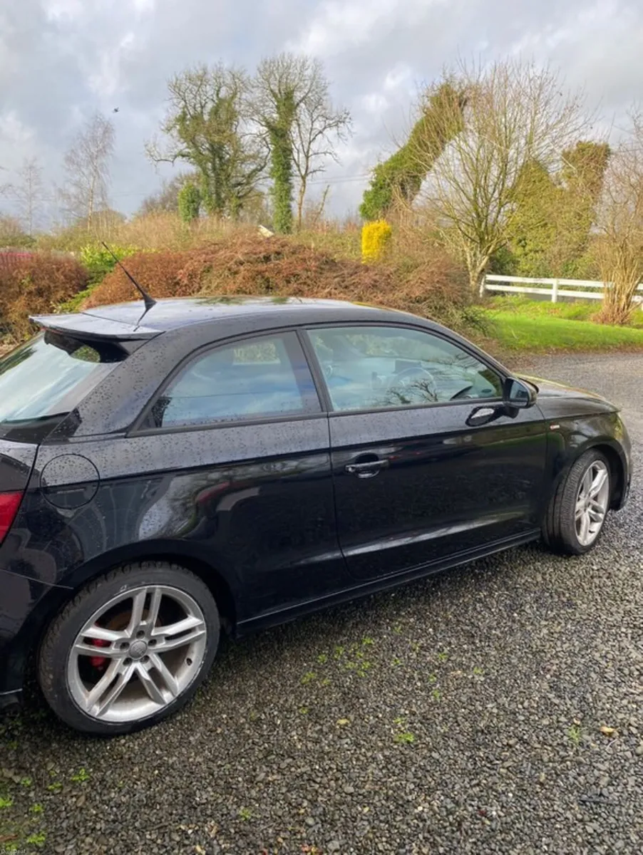 Audi A1 2011 - Image 2