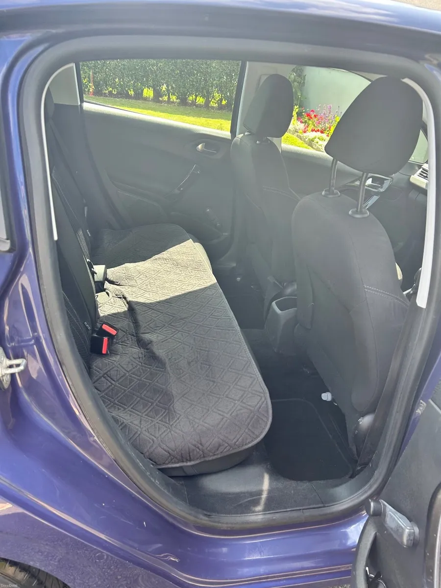 Peugeot 208 2014 - Image 2