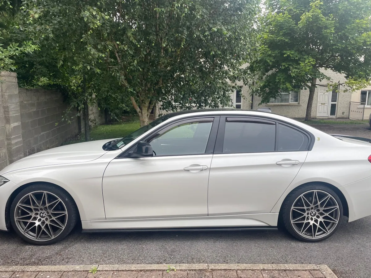 BMW 3-Series 2017 - Image 2