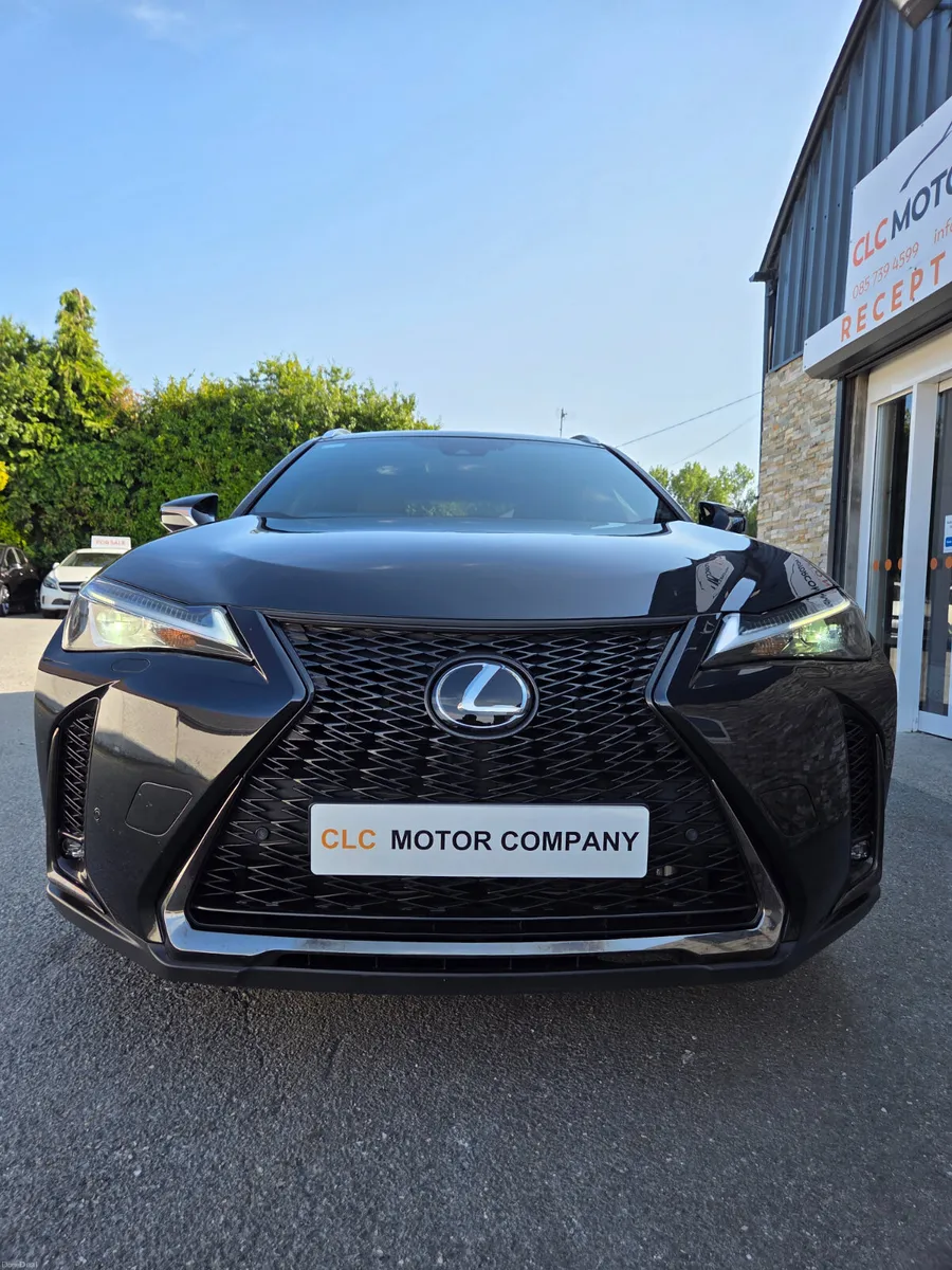 Lexus UX 2023 // LOW LOW MILEAGE - Image 3