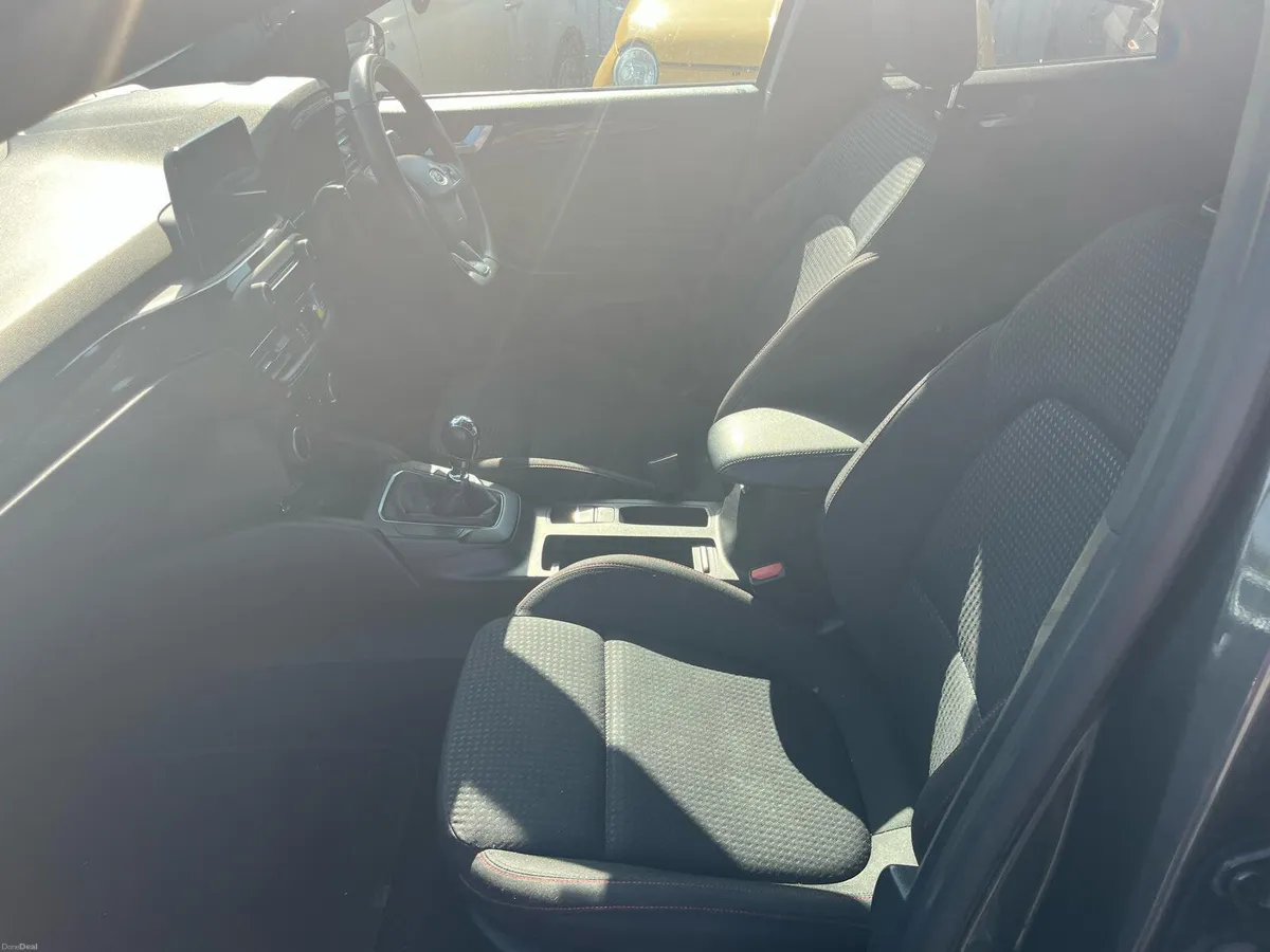 Ford Focus 2019 - Image 2