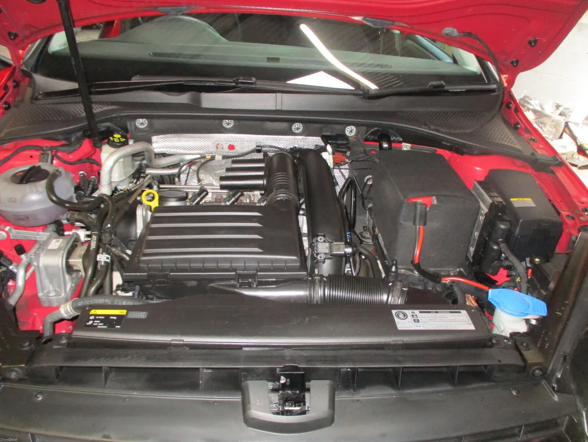 Volkswagen Golf 2016 1.2 TURBO DSG 7 SPEED - Image 3