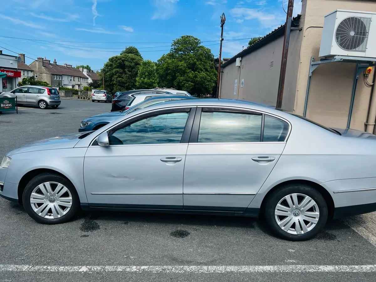Volkswagen Passat 1.6 Petrol - Image 4