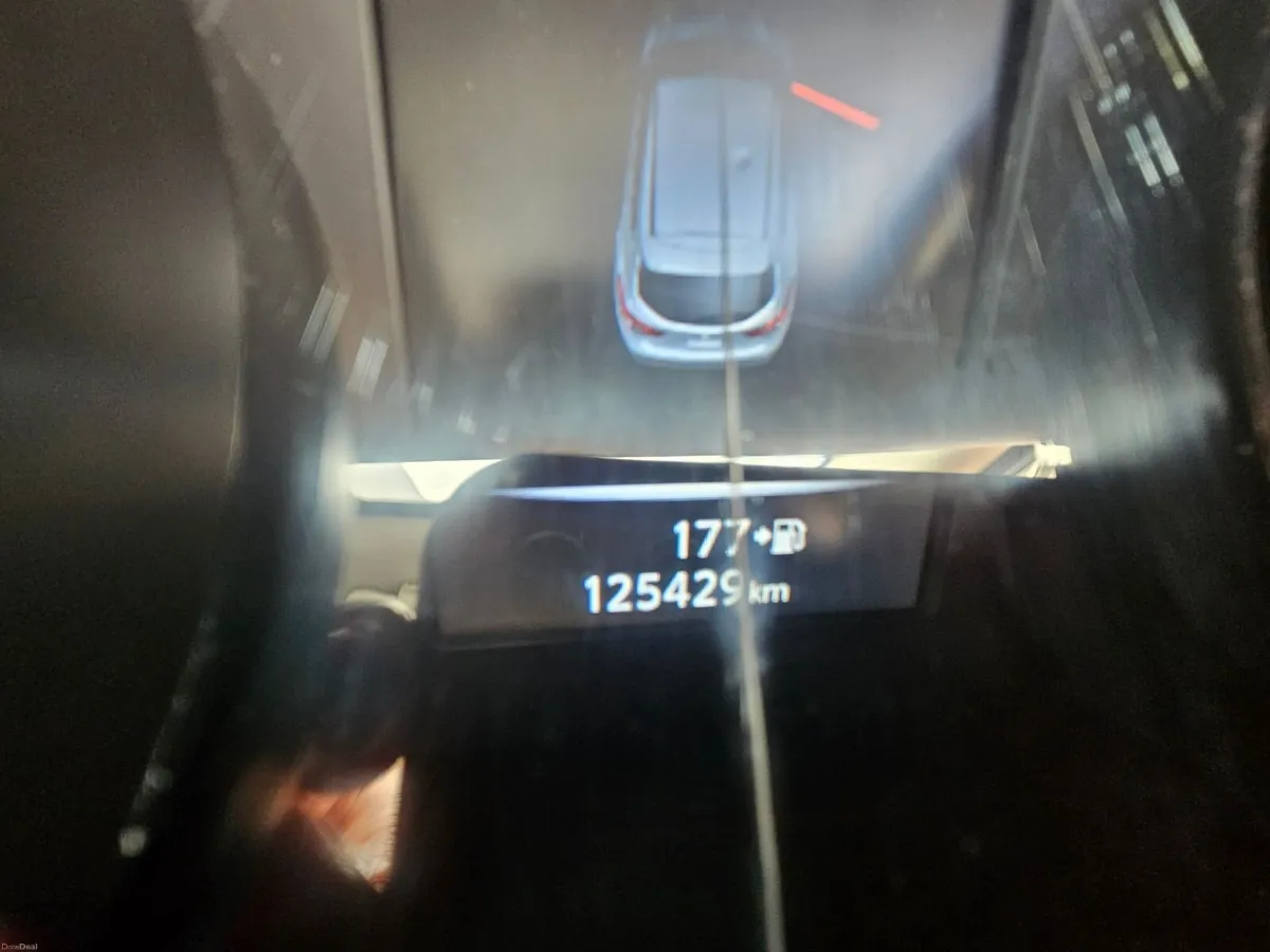 2015 Nissan Qashqai - very low mileage - Image 4
