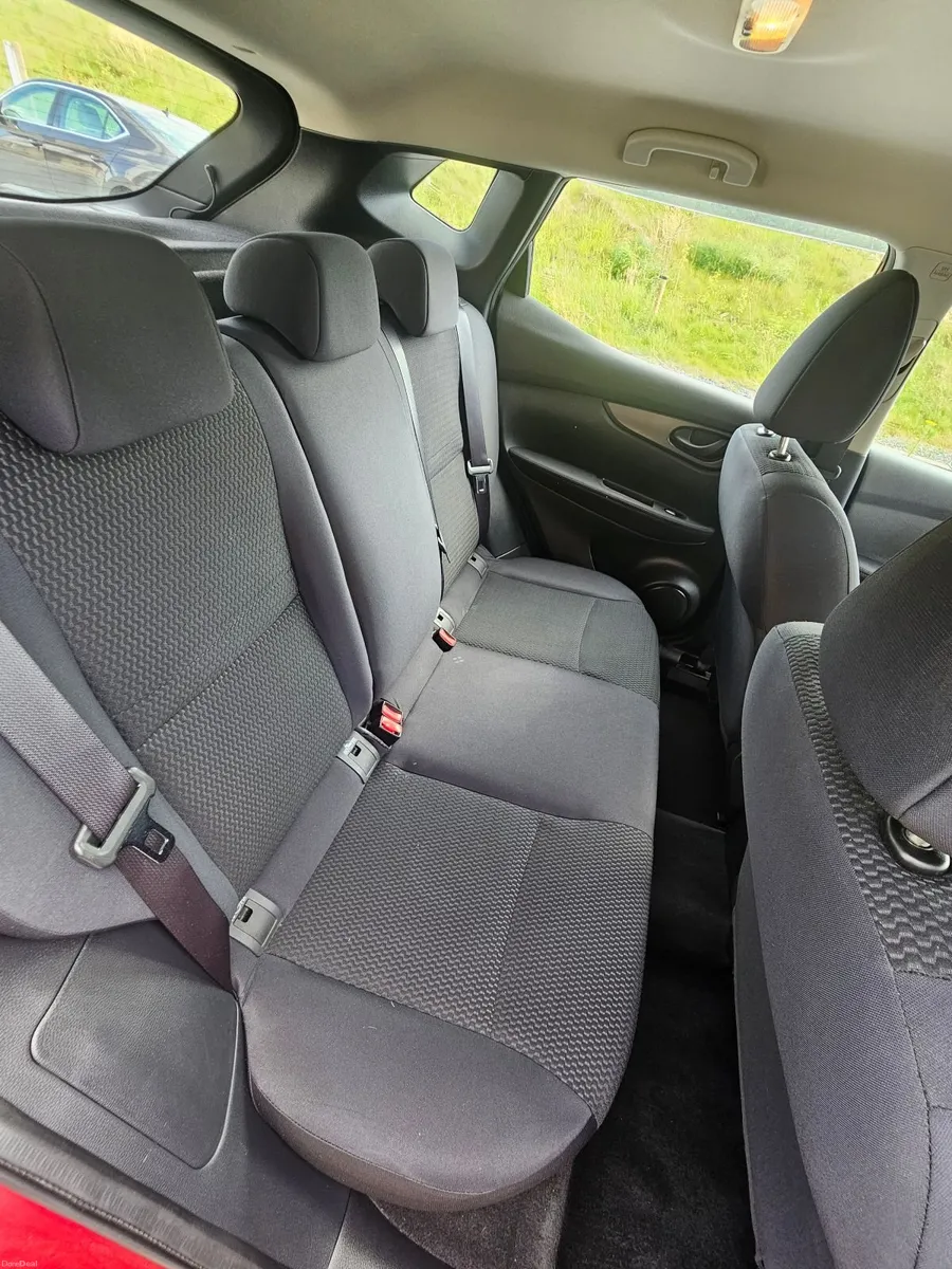 2015 Nissan Qashqai - very low mileage - Image 2