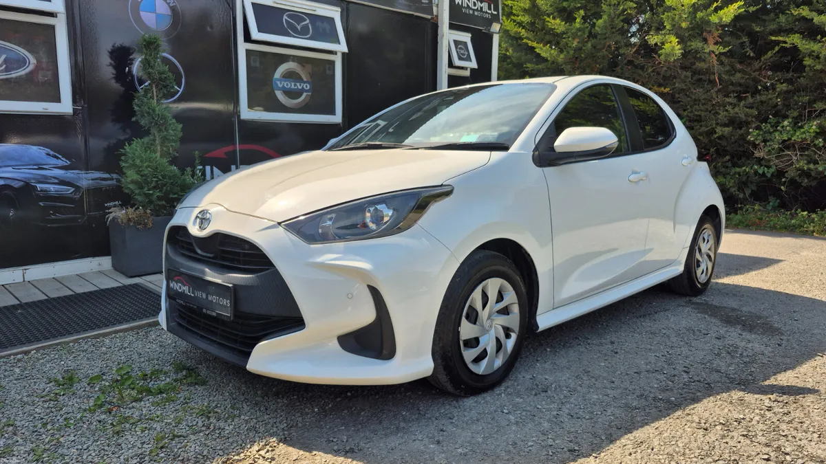 Toyota Yaris 1.5 Hybrid 2021 - Image 3