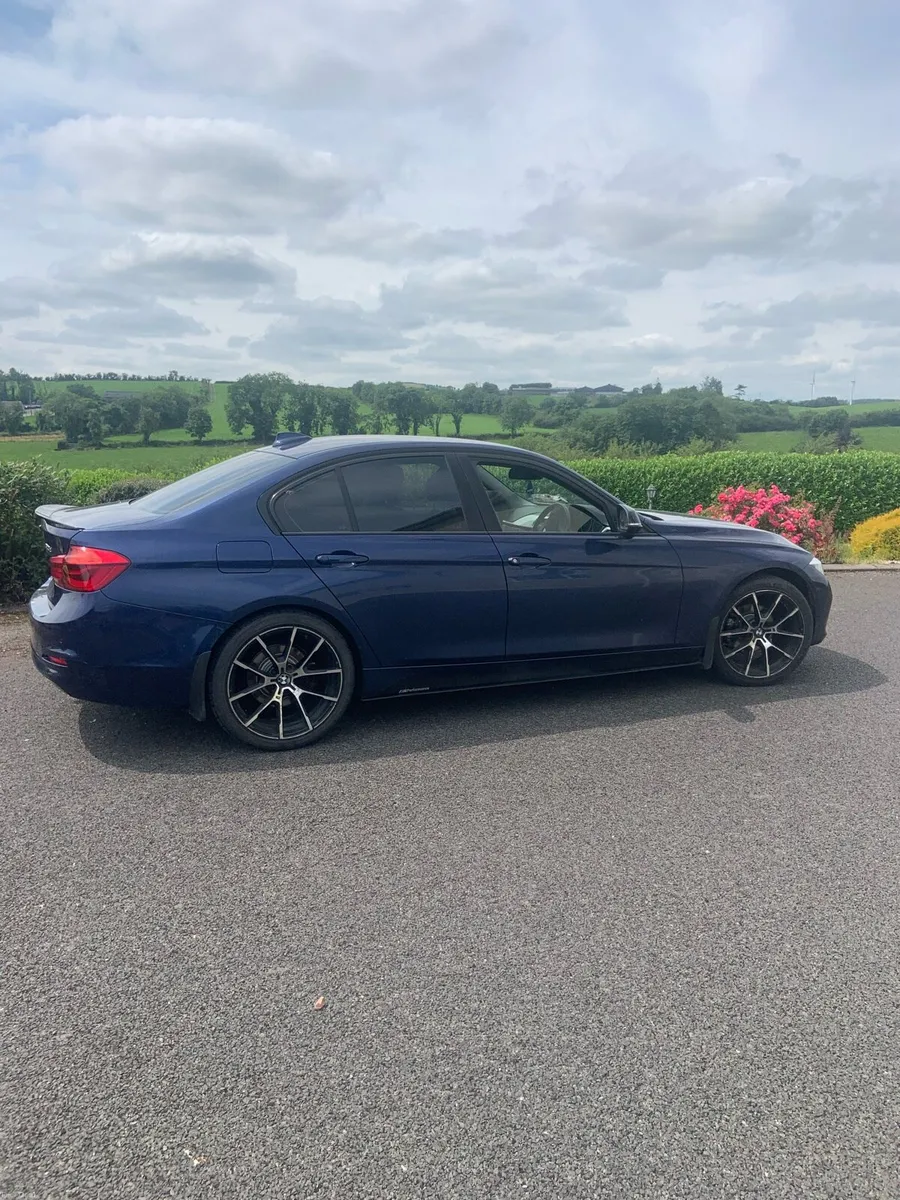 BMW 320 - Image 3