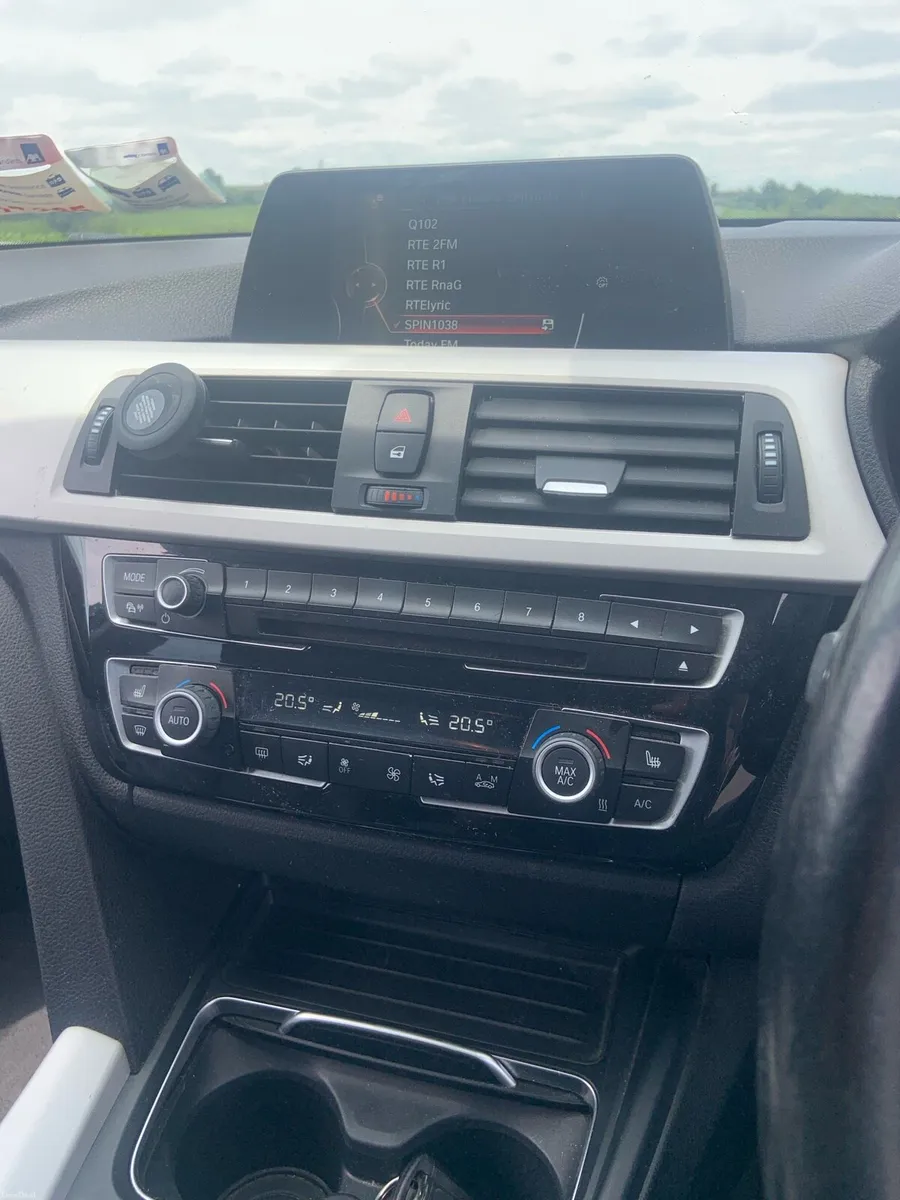BMW 320 - Image 6