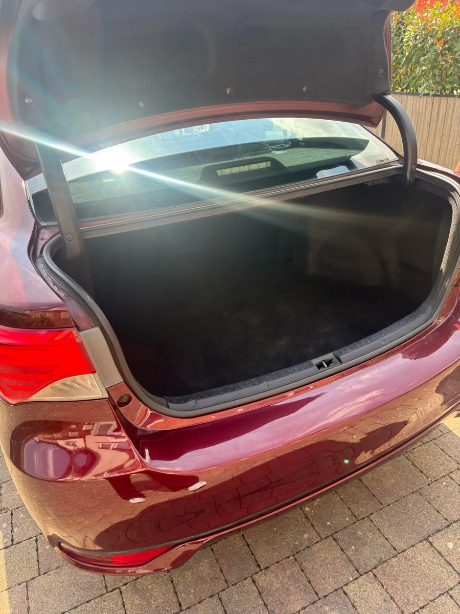 Toyota avensis - Image 5