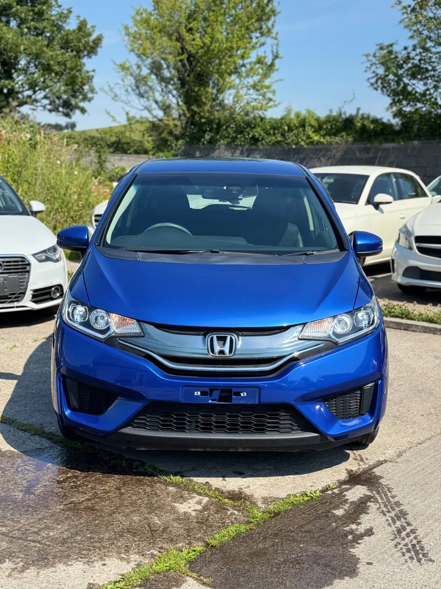 Honda Fit 1.5 Hybrid Auto 52000KM ONLY 2014 2 keys - Image 1