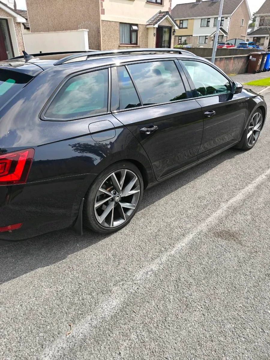 Skoda Superb Sportline - Image 4
