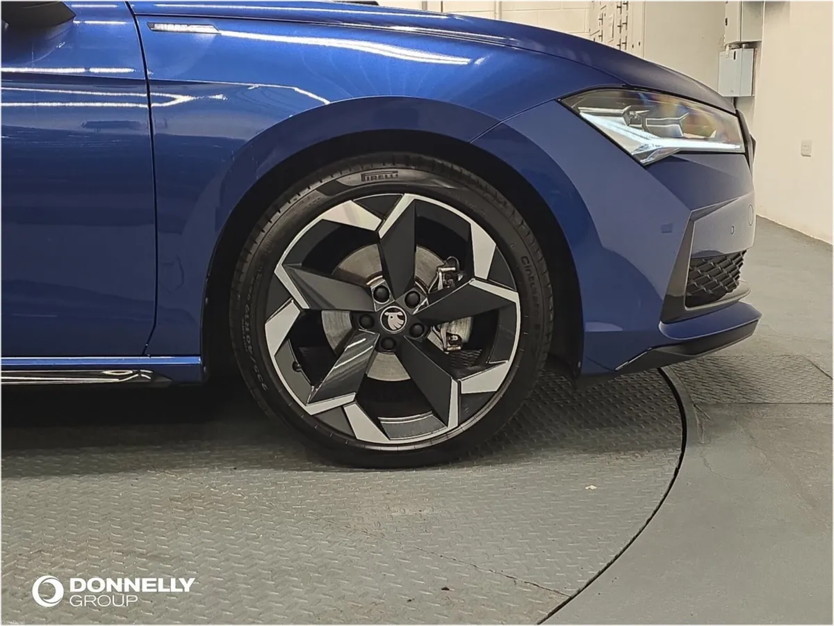 Skoda SUPERB Hatchback Sportline - Image 5