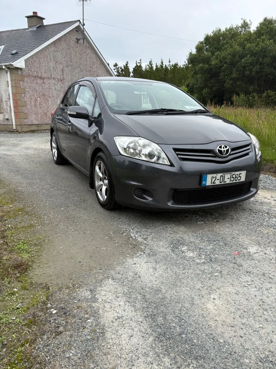 Toyota Auris 2012 - Image 1