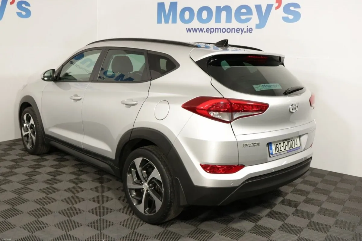Hyundai Tucson PREMIUM SE TOP SPEC 1.7L DIESEL SUV - Image 4