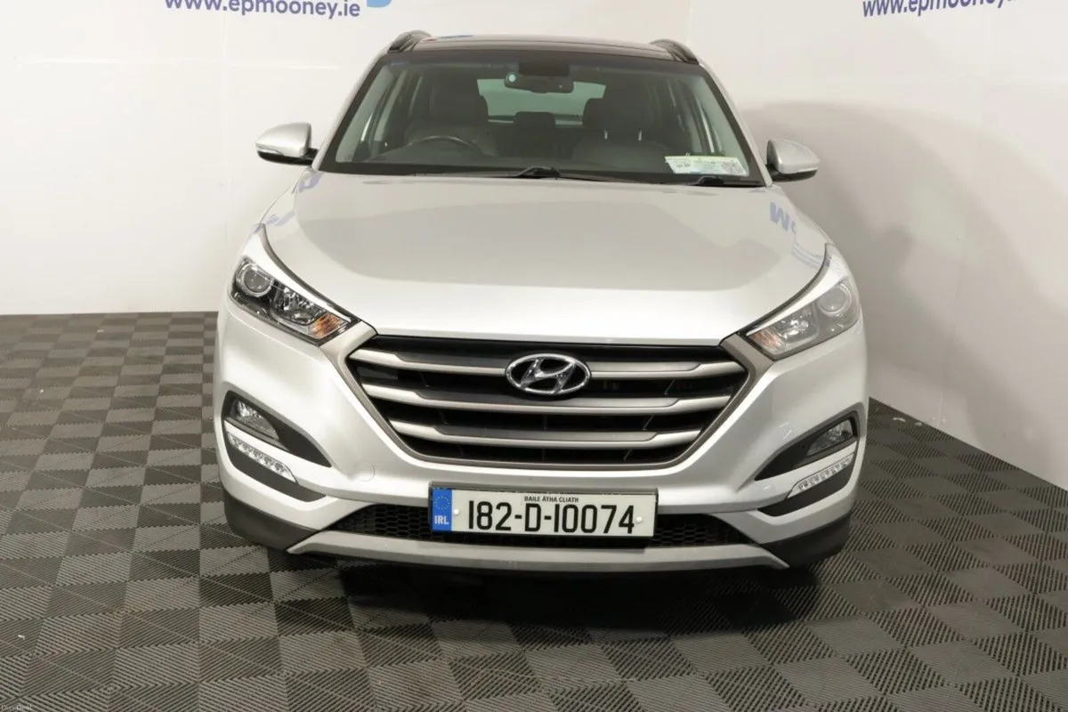 Hyundai Tucson PREMIUM SE TOP SPEC 1.7L DIESEL SUV - Image 2