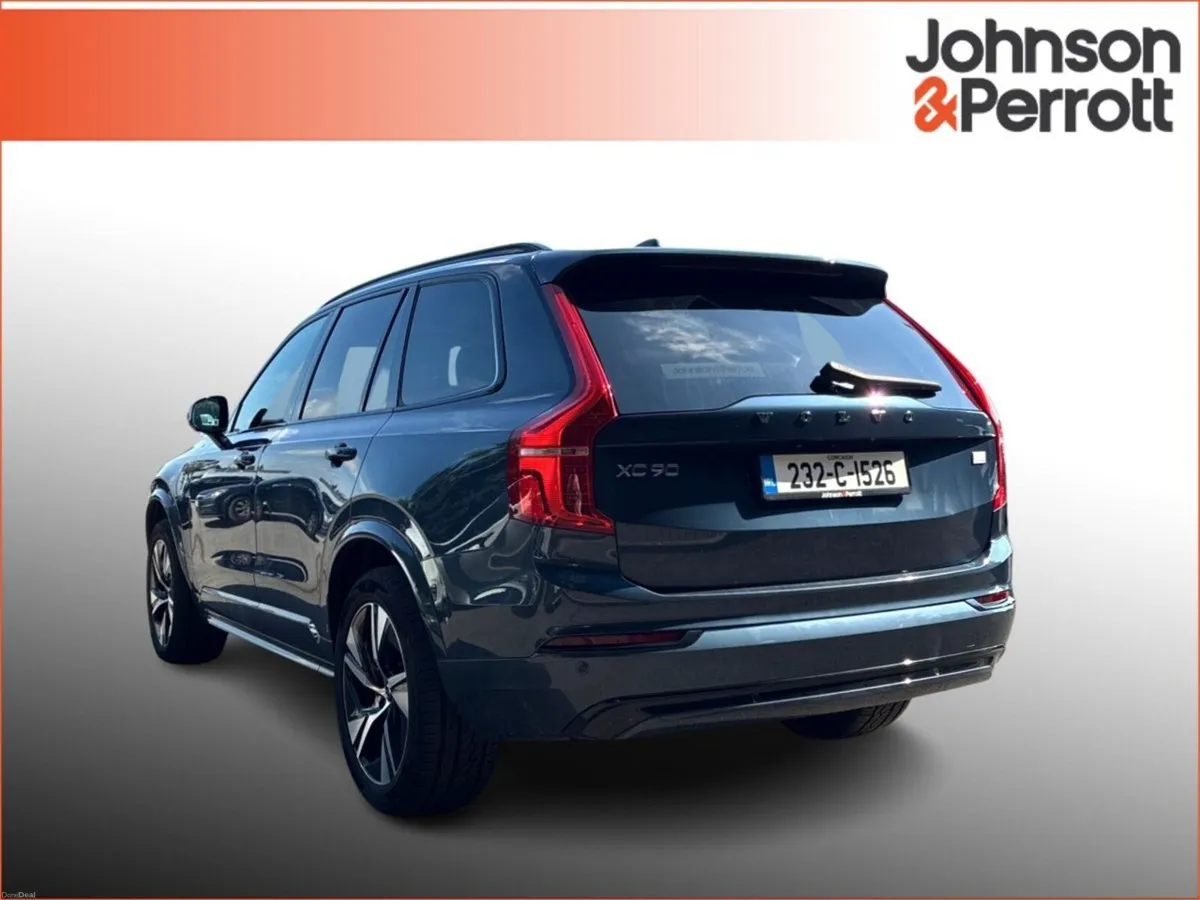 Volvo XC90 T8 PHEV 455hp Plus (Dark Theme) - Image 4