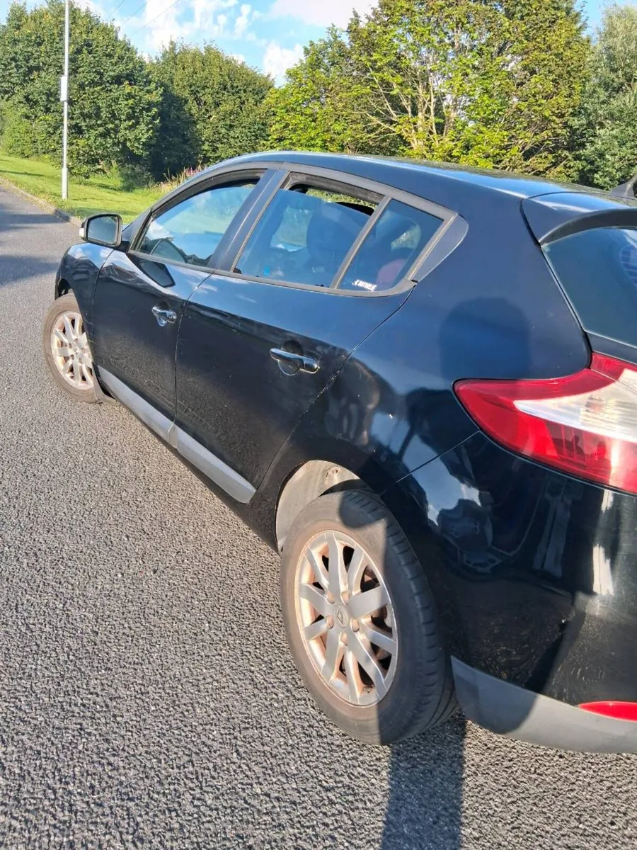 Renault megane 2011 - Image 2