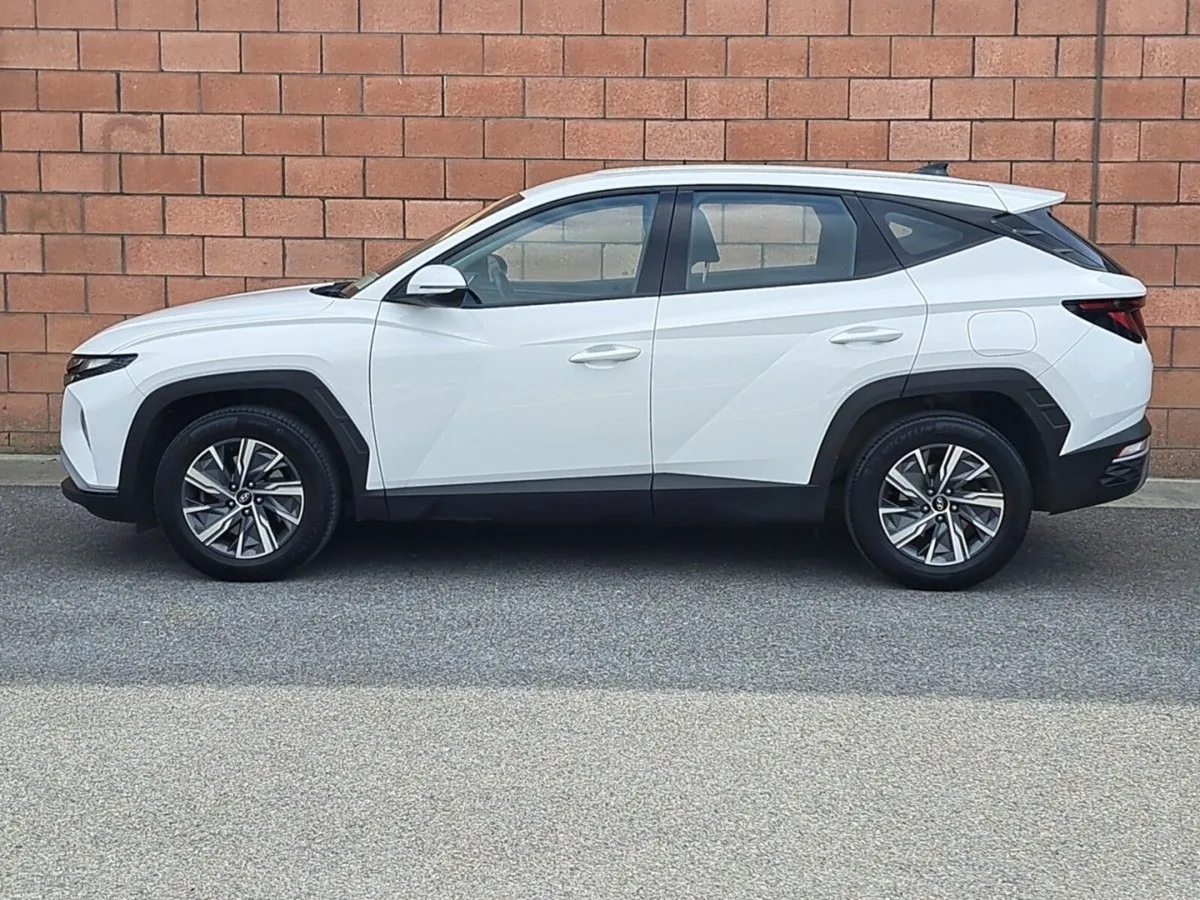 Hyundai Tucson Comfort Plus Model 1.6 Diesel with - Image 3