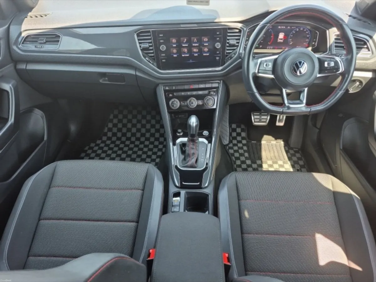 Volkswagen T-Roc ** SPORT ** AUTO ** TRINITY MOTOR - Image 2