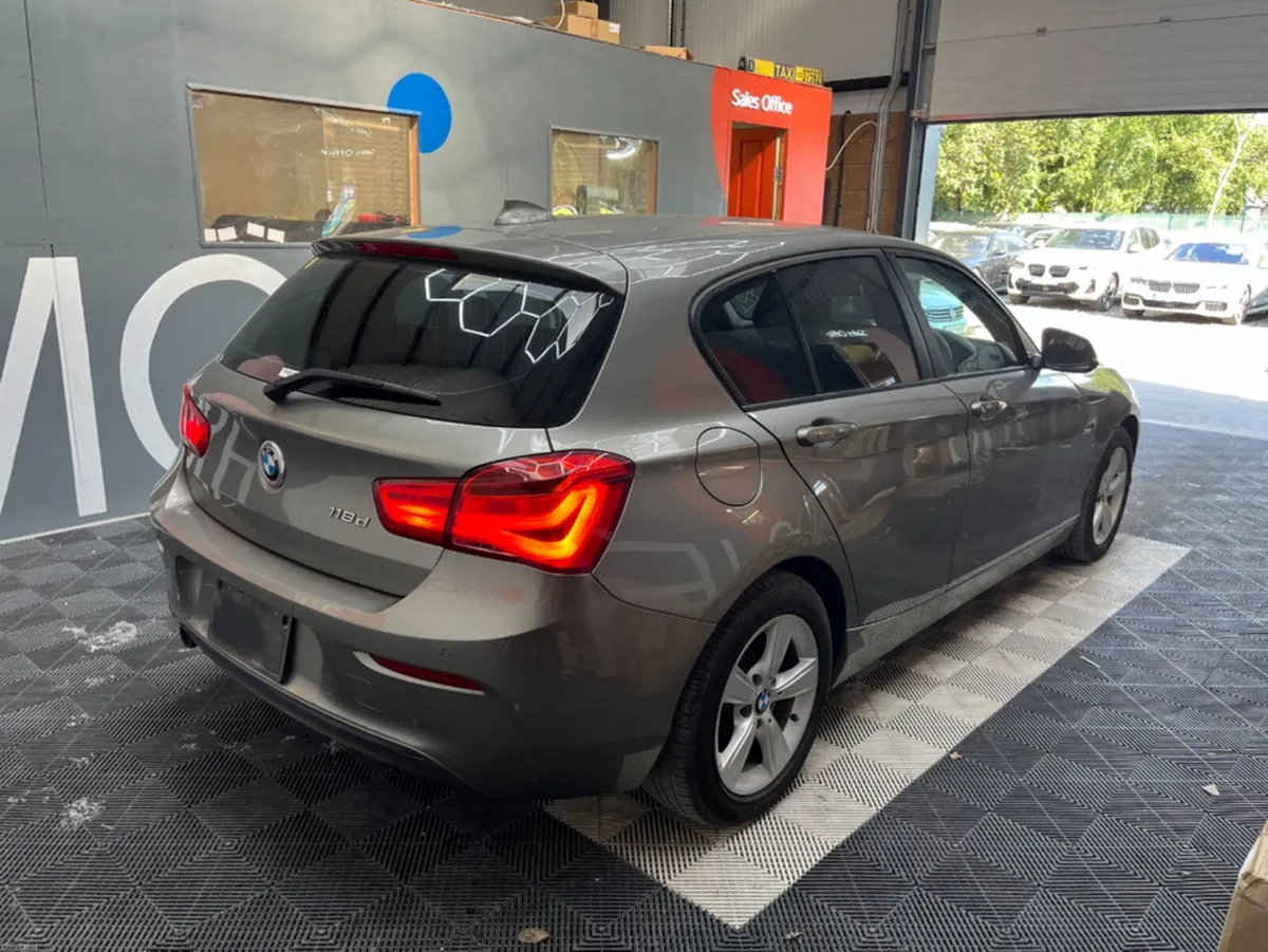 BMW 1-Series 2016 BMW 118D SPORTS 2.0 AUTOMATIC / - Image 2