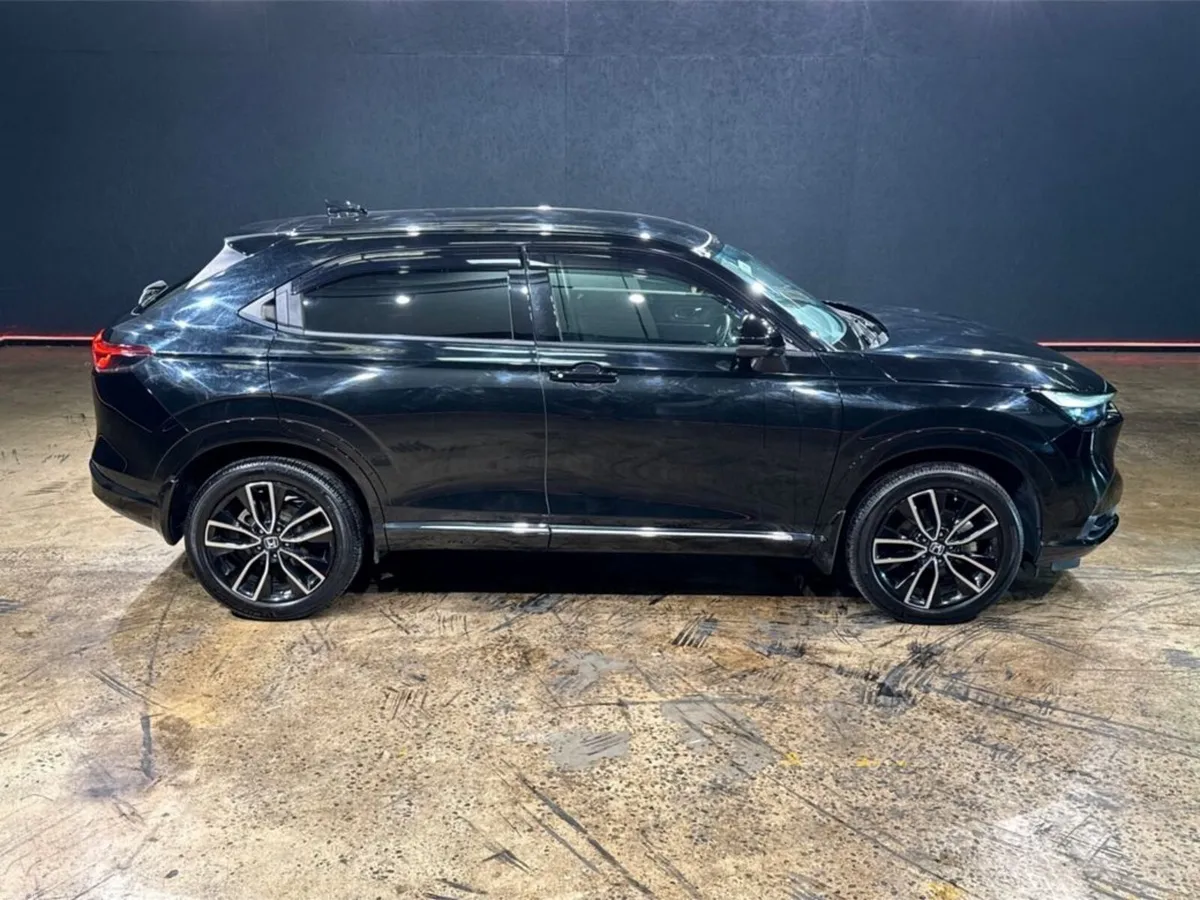 Honda Vezel 1.5 HYBRID AUTOMATIC - NEW MODEL - BLA - Image 3