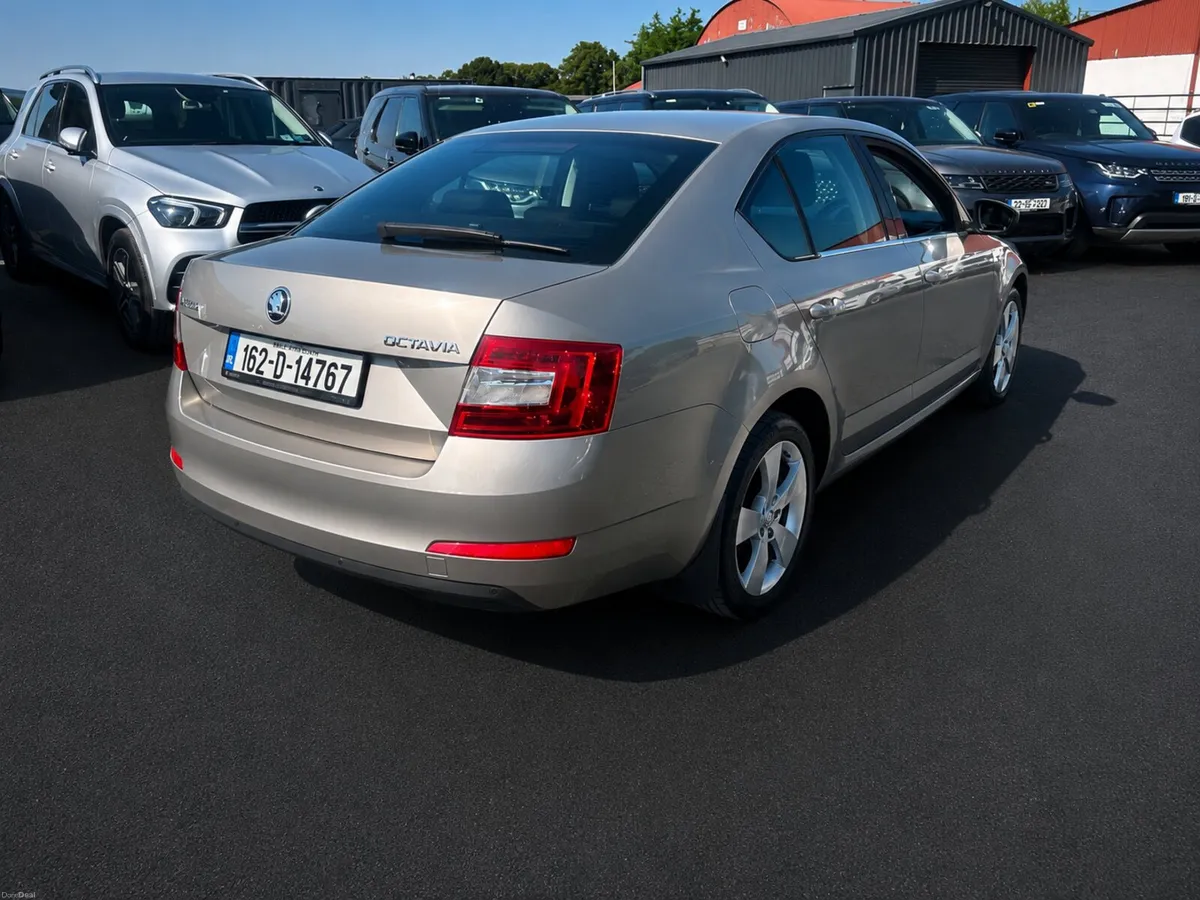 16 Skoda Octavia 1.6 TDI STYLE GOOD SPEC LOW KMS - Image 3