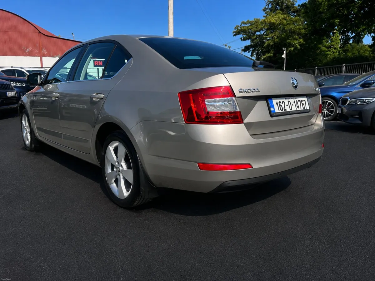 16 Skoda Octavia 1.6 TDI STYLE GOOD SPEC LOW KMS - Image 6