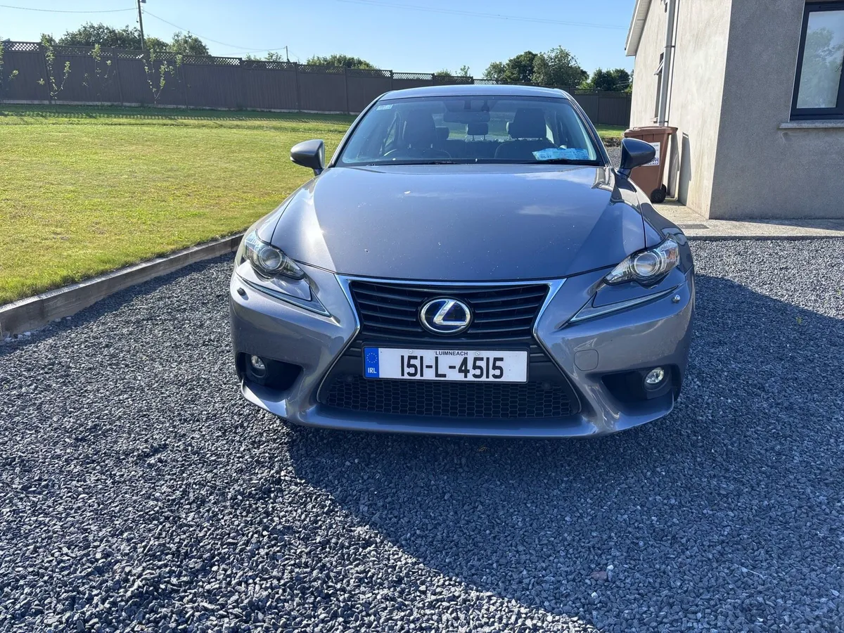 Lexus IS300h - Image 6