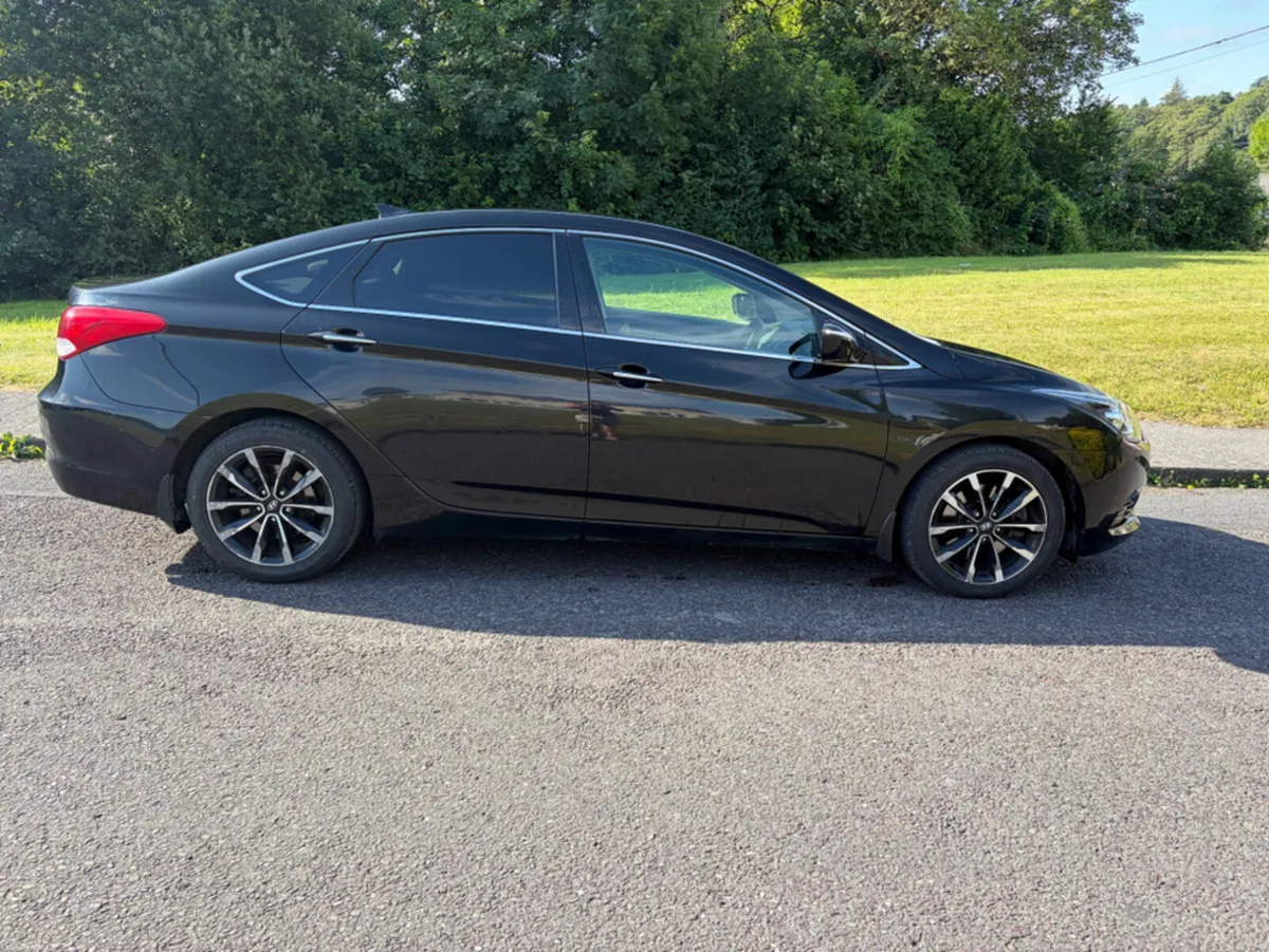Hyundai i40 SALON EXECUTIVE PLUS 4DR - Image 2