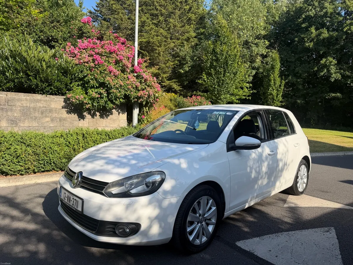 2012 Volkswagen Golf ,Auto , Low Kms - Image 2