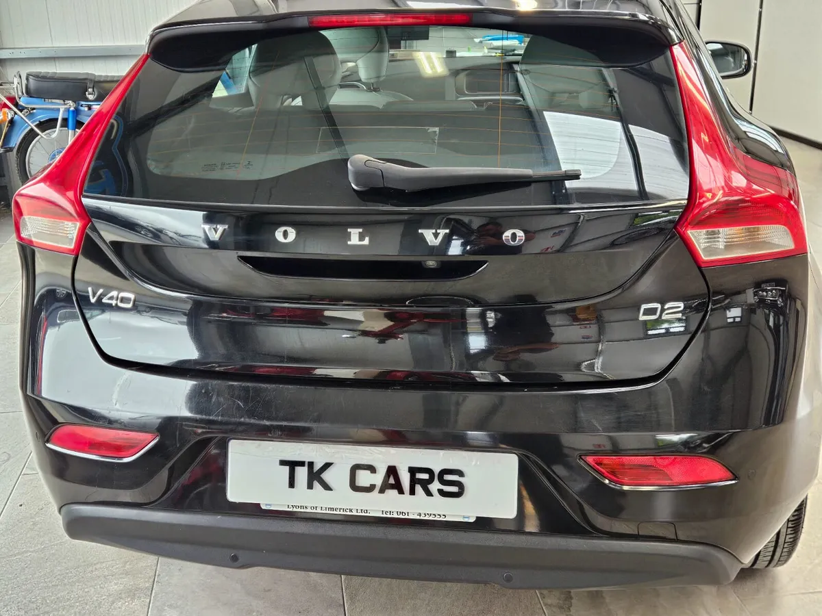 16 VOLVO V40 2.0 DIESEL - Image 4