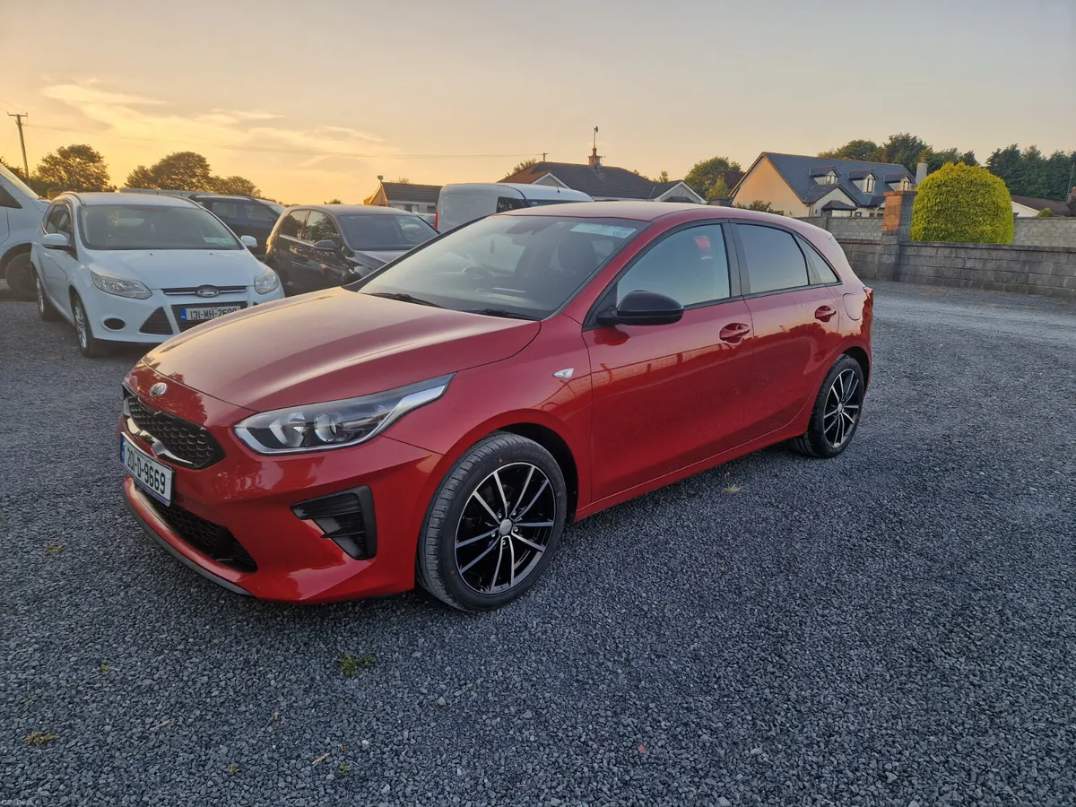 20 KIA CEED...PETROL...LOW KMS... - Image 3