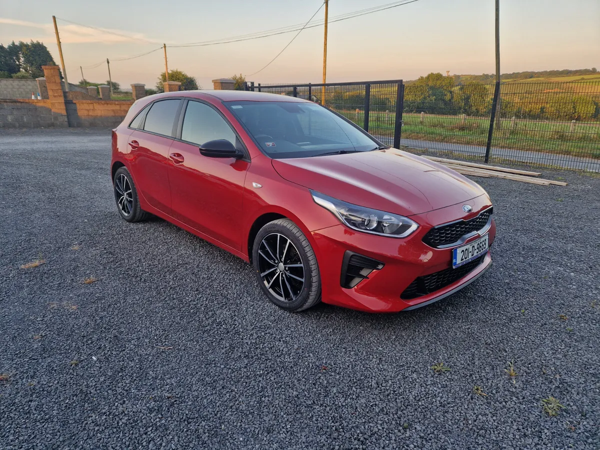 20 KIA CEED...PETROL...LOW KMS... - Image 1