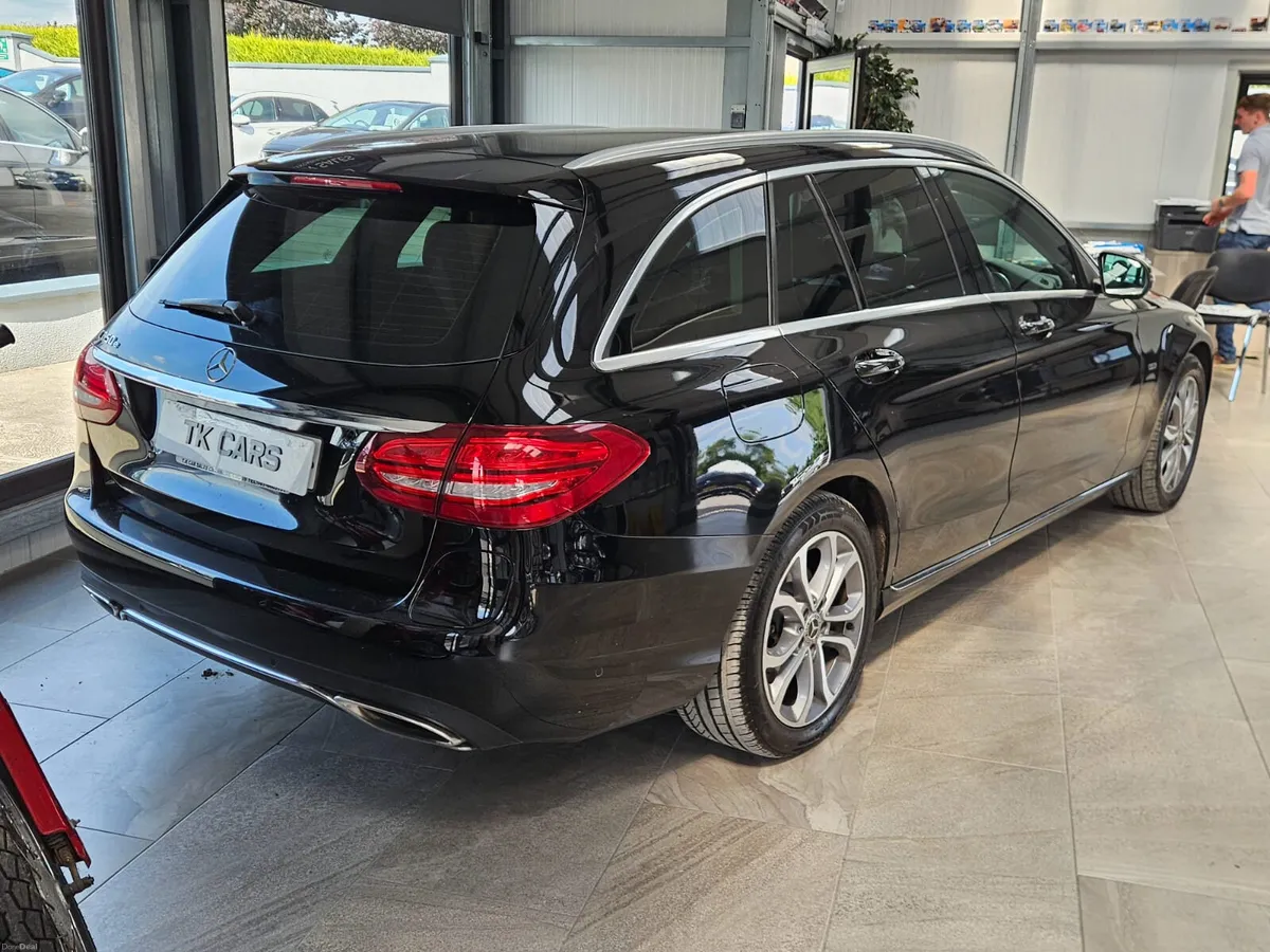 Mercedes-Benz C-Class 2018 - Image 4