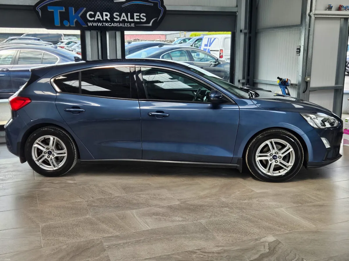 19 FORD FOCUS ZETEC PETROL - Image 2