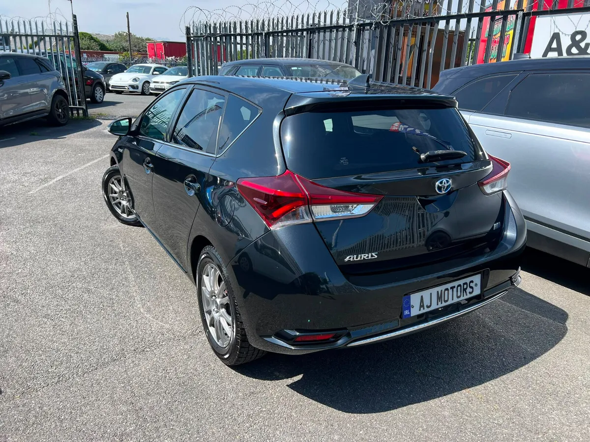 16 TOYOTA AURIS 1.8 HYBRID - Image 4