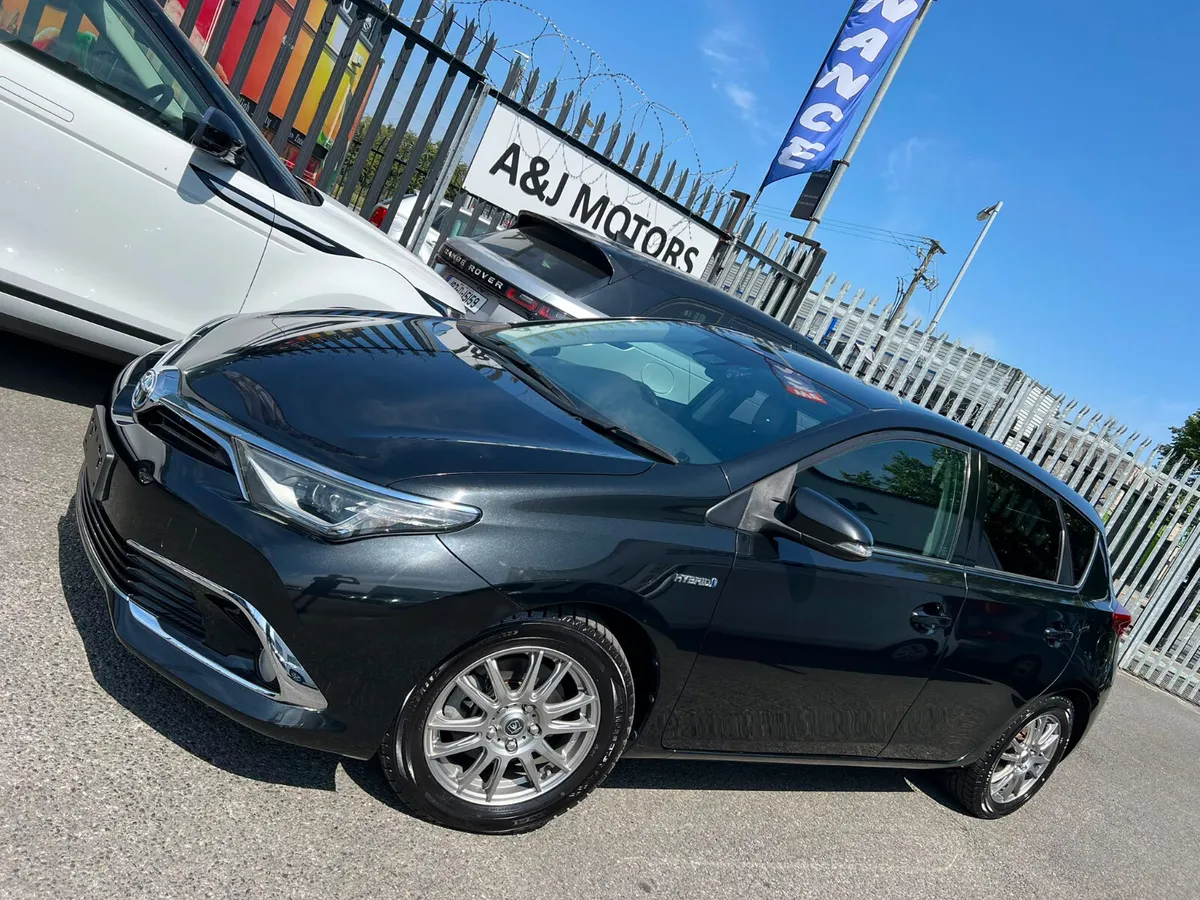 16 TOYOTA AURIS 1.8 HYBRID - Image 2