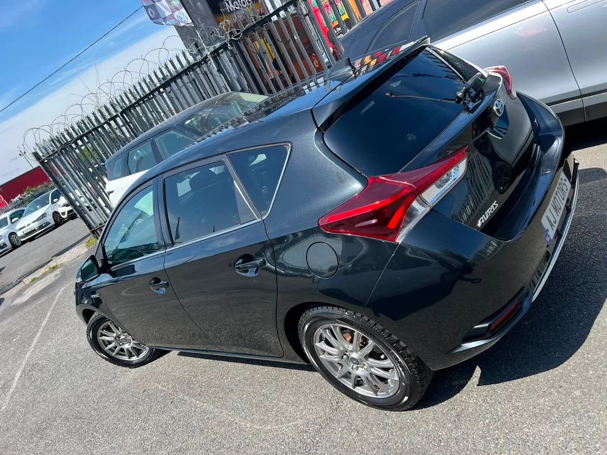 16 TOYOTA AURIS 1.8 HYBRID - Image 6