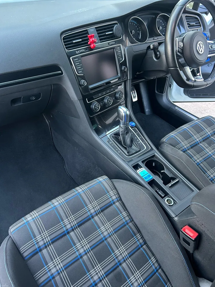 Golf GTE - 280bhp low kms - Image 6