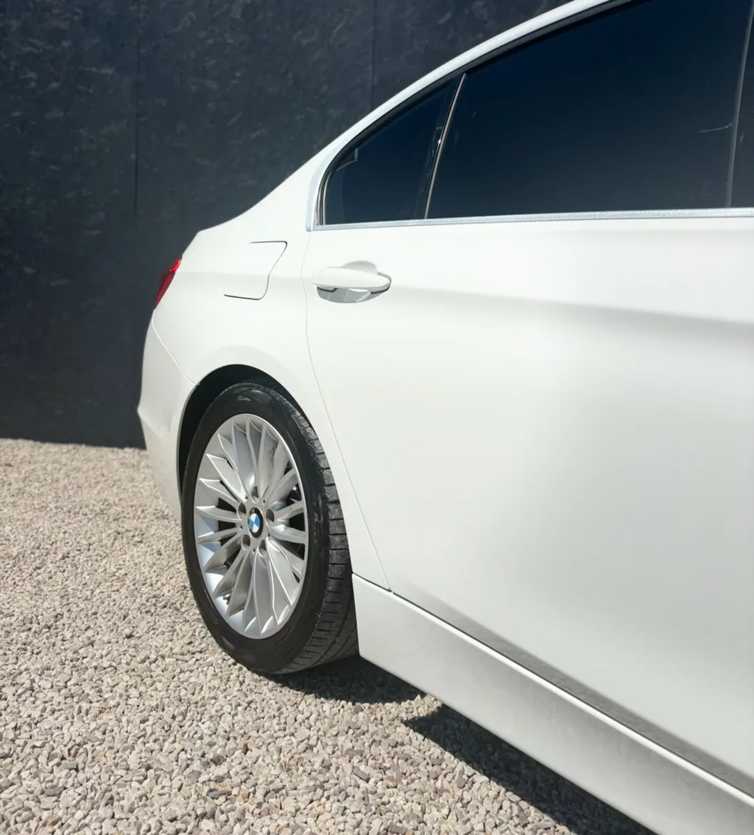 BMW 320D 2.0 Luxury Automatic 2015 Low KM - Image 3