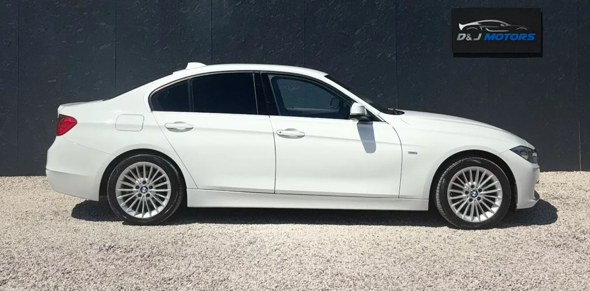 BMW 320D 2.0 Luxury Automatic 2015 Low KM - Image 6