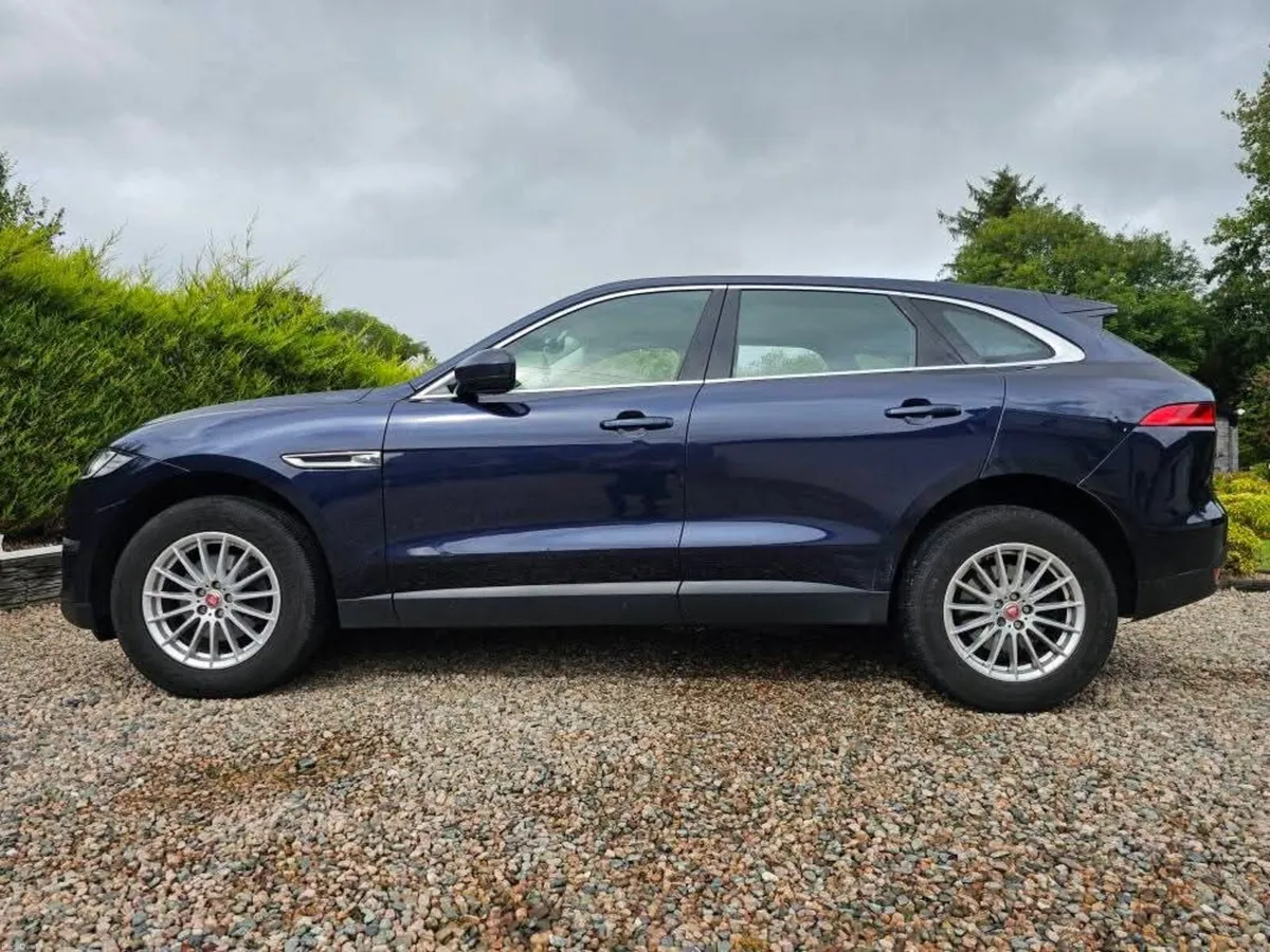 Jaguar F-Pace 2017 - Image 4