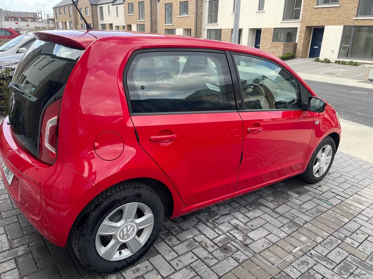 Volkswagen UP - Image 2